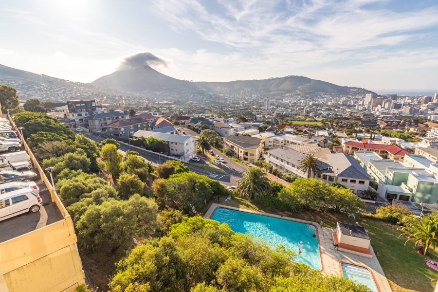 1 Bedroom Property for Sale in Vredehoek Western Cape